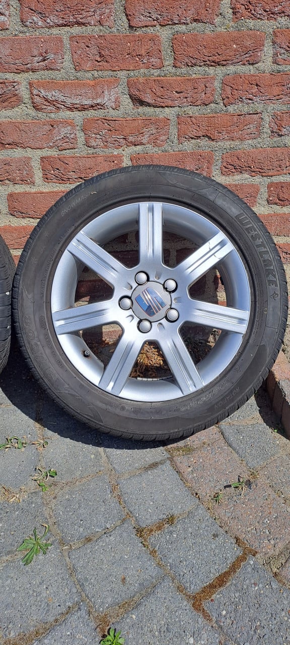 Set 16 inch lichtmetalen wielen Seat leon