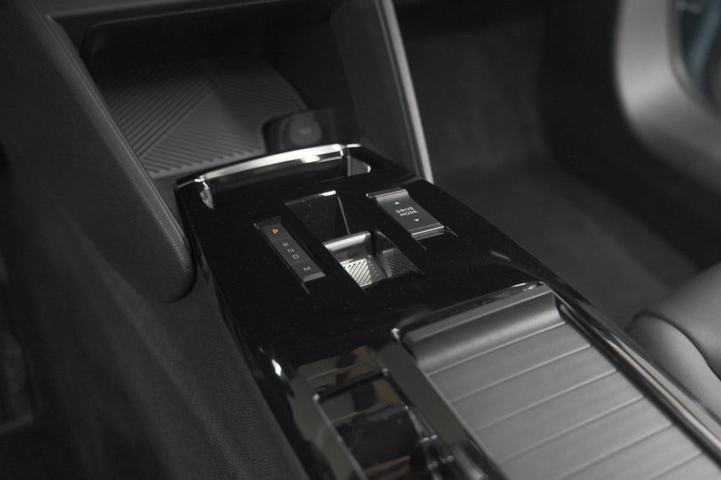Citroen C4 puretech 130 eat8 shine | camera | apple carplay | parkeersensor