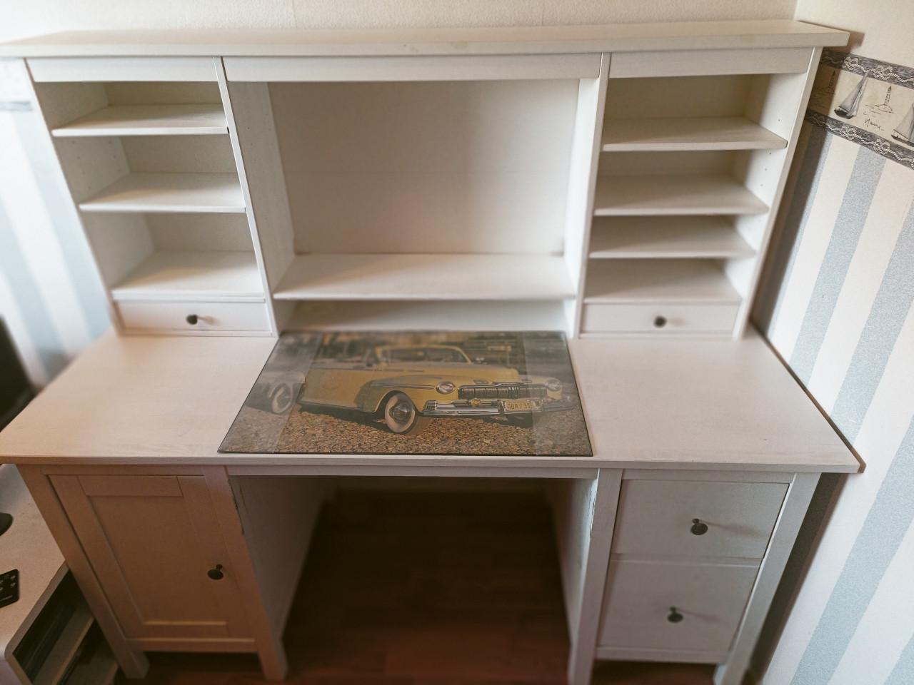 IKEA bureau + opbouw -wit gebeitst -155x135x65 cm