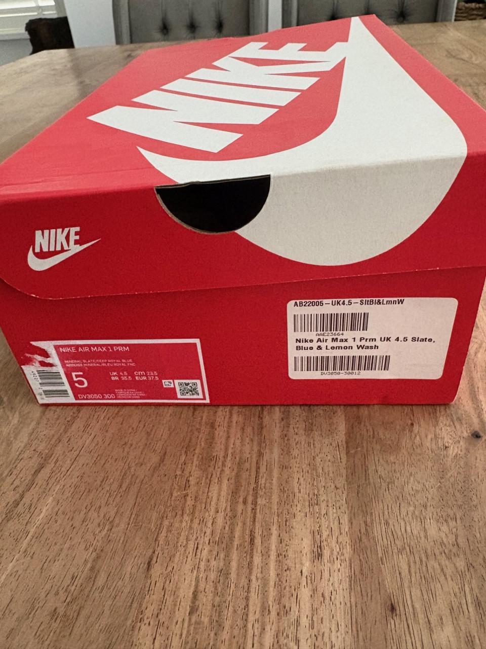 Dirty Denim van Nike Air maat 37.5