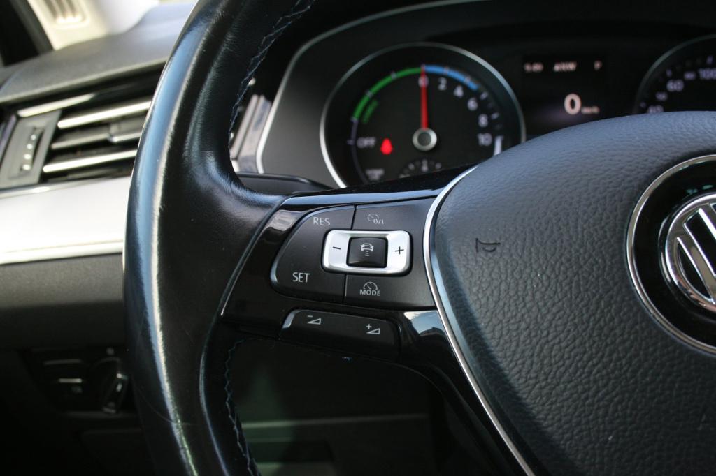 Volkswagen Passat variant 1.4 tsi gte connected series plus