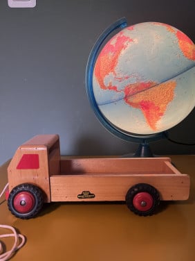 Vintage houten speelgoedauto Nooitgedacht
