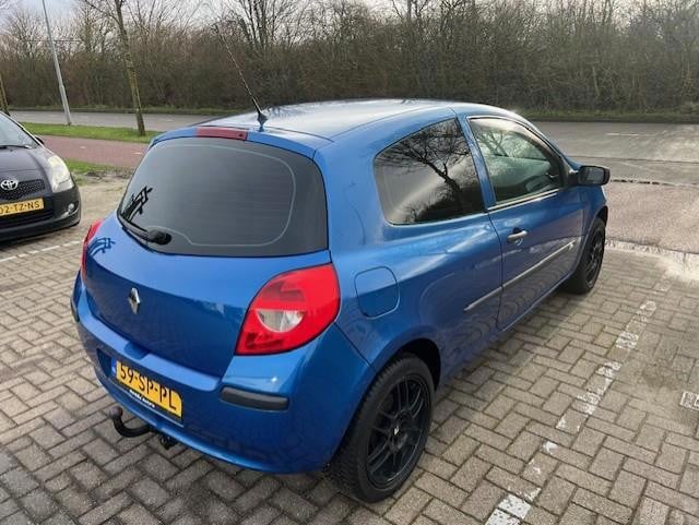 Renault Clio 1.2-16v authentique