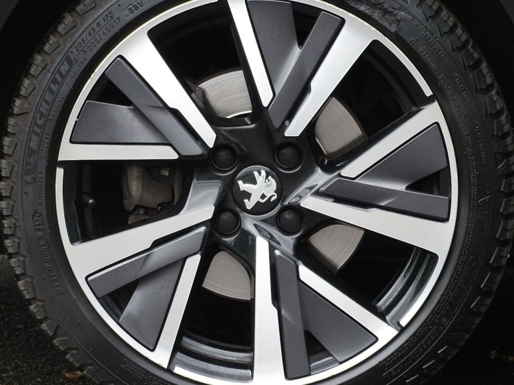 Peugeot 208 1.2 puretech gt-line automaat | pano | stoelverwarming