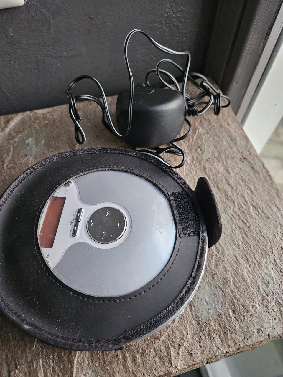 Goede draagbare Marquant TCM cd discman en MP3 speler in een