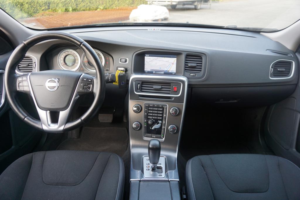 Volvo S60 1.6 t4 momentum automaat - climate / navi / cruise / parkeers. / 
