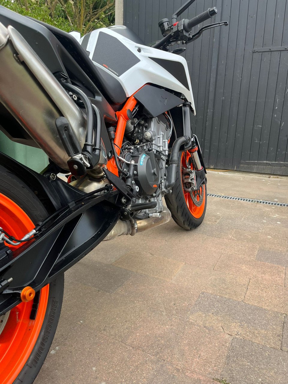 KTM 890 Duke R