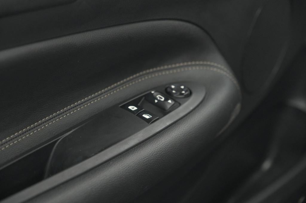 Ds Ds 3 puretech 110 so chic | camera | navigatie | parkeersensoren | clima