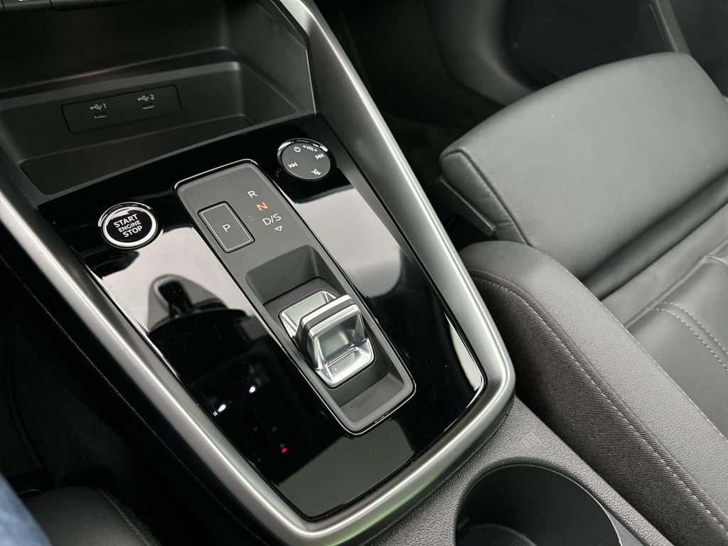 Audi A3 sportback 35 tfsi s-line pano matrix leder carplay