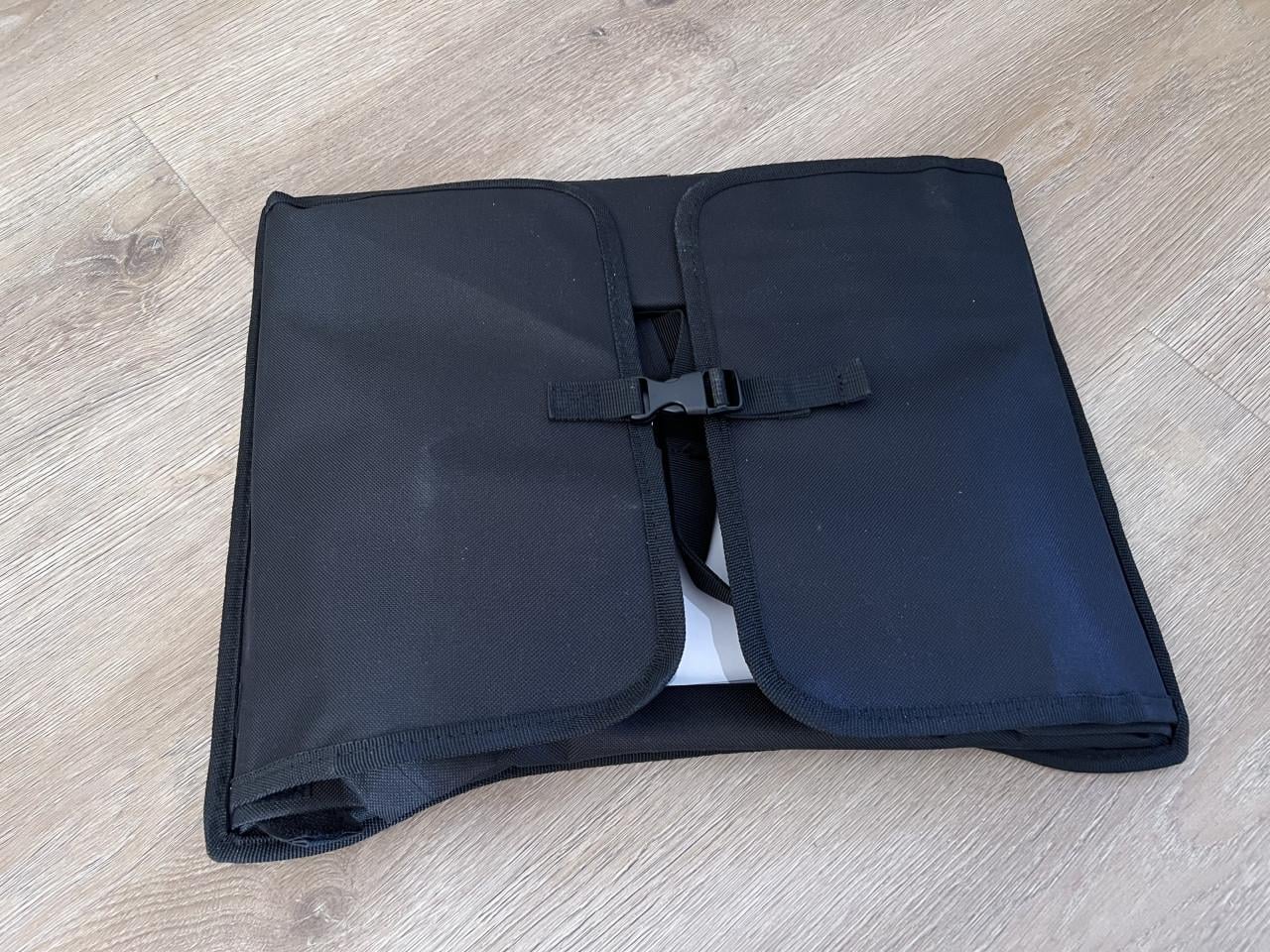 2x Zwarte reistafel met tablethouder