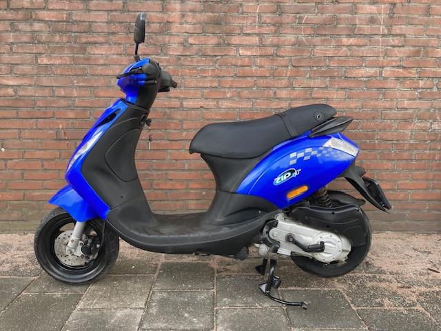 LEUKE PIAGGIO ZIP 4 TAKT SNOR SCOOTER ! BOUWJAAR 2014