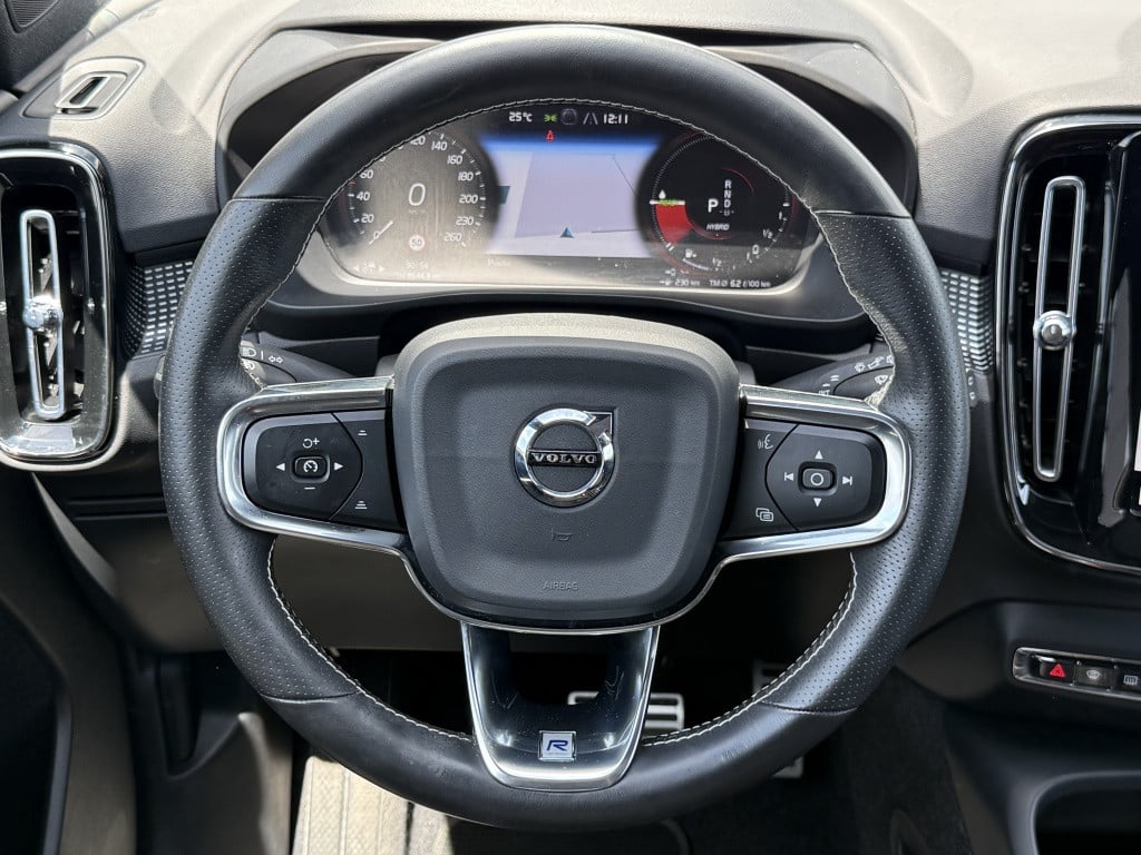 Volvo XC40 t5 262pk recharge r-design | panodak| adap.cruise| 360camera| el
