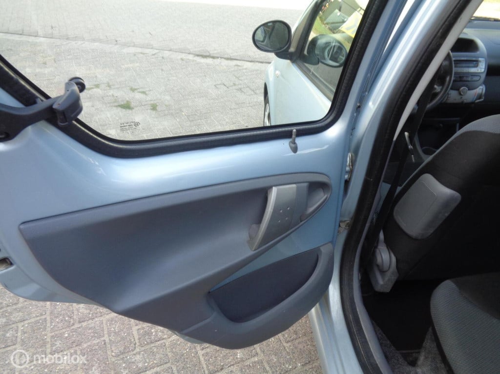 Toyota Aygo 1.0-12v + stuurbekr.lm velgen nieuwe apk mee neemprijs