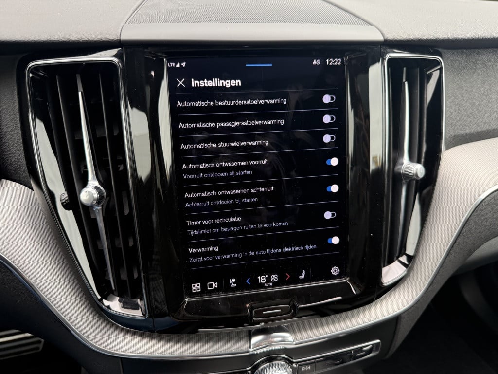 Volvo XC60 t6 340pk recharge r-design| panodak| adap.cruise| 360camera| tre