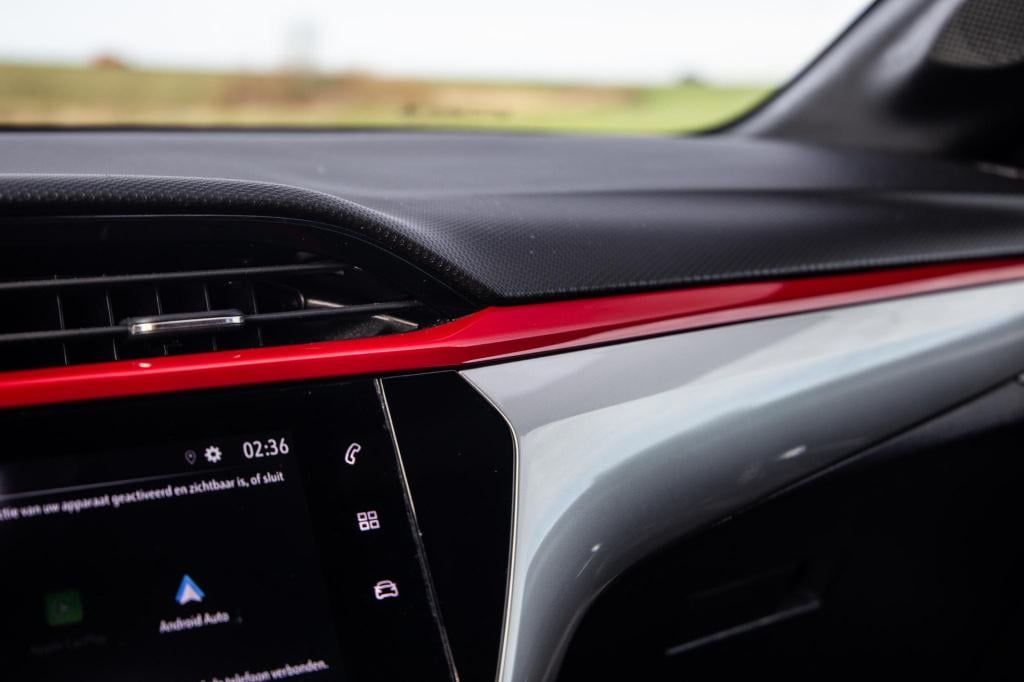 Opel Corsa 1.2 turbo gs black line / apple carplay / automaat / 360 camera 