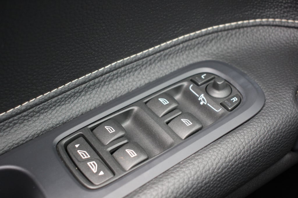 Volvo C70 convertible 2.5 t5 momentum | cruise | 230pk | leder/elec. stoele
