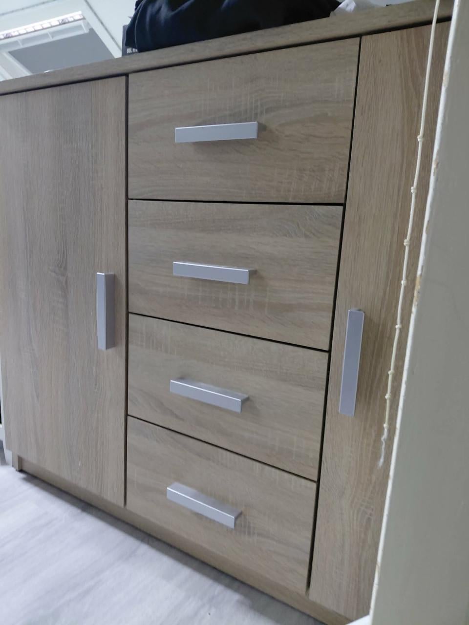 Nog mooie opberg/dressoir kast