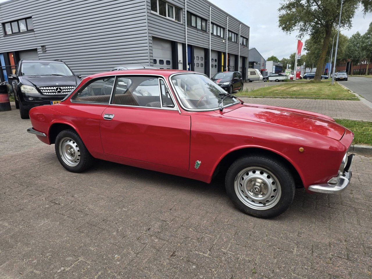 Alfa romeo 1300 gt junior  Bouwjaar 1973  Apk en Wegenbelasting vrij