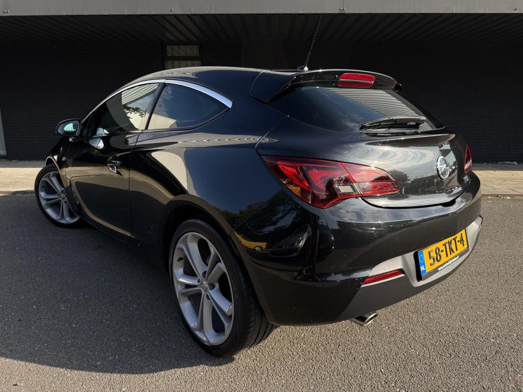 Opel Astra gtc 1.4 turbo sport