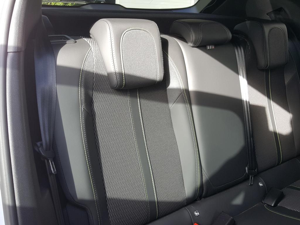 Peugeot 2008 1.2 puretech 130pk gt | navigatie | bt | applecarplay & androi
