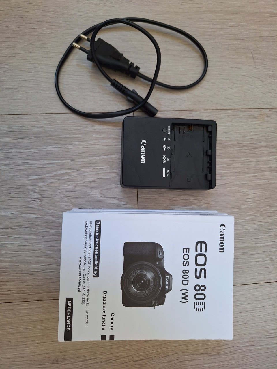 Canon 80d body