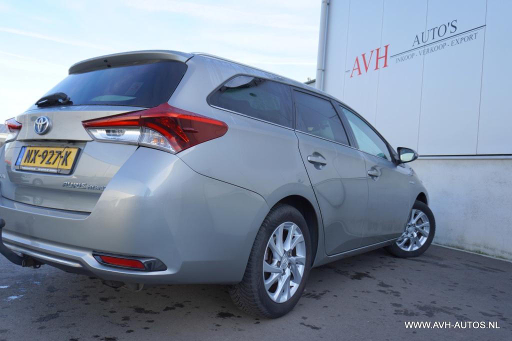 Toyota Auris touring sports 1.8 hybrid lease