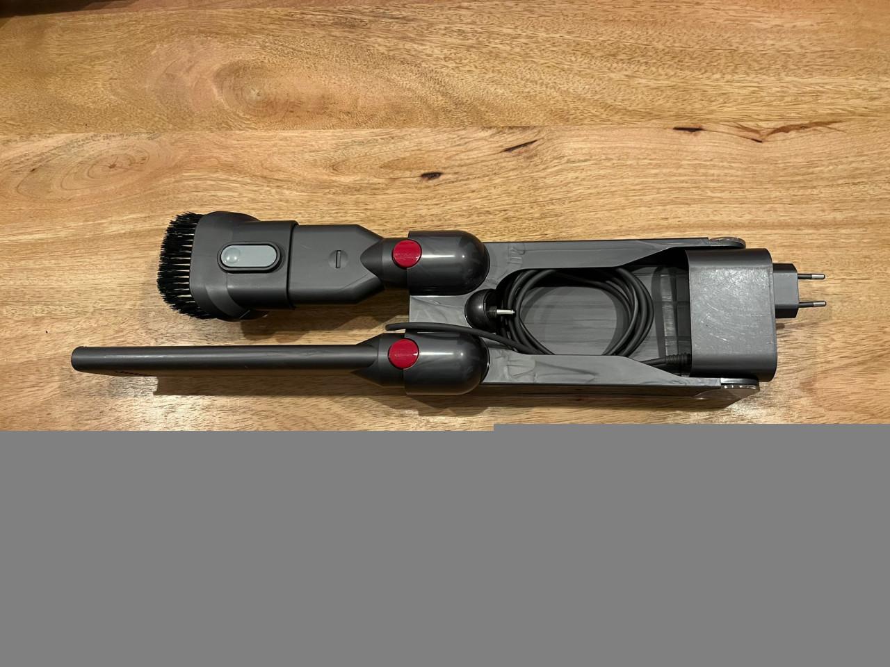 DYSON V10 Motorhead rood (2021)