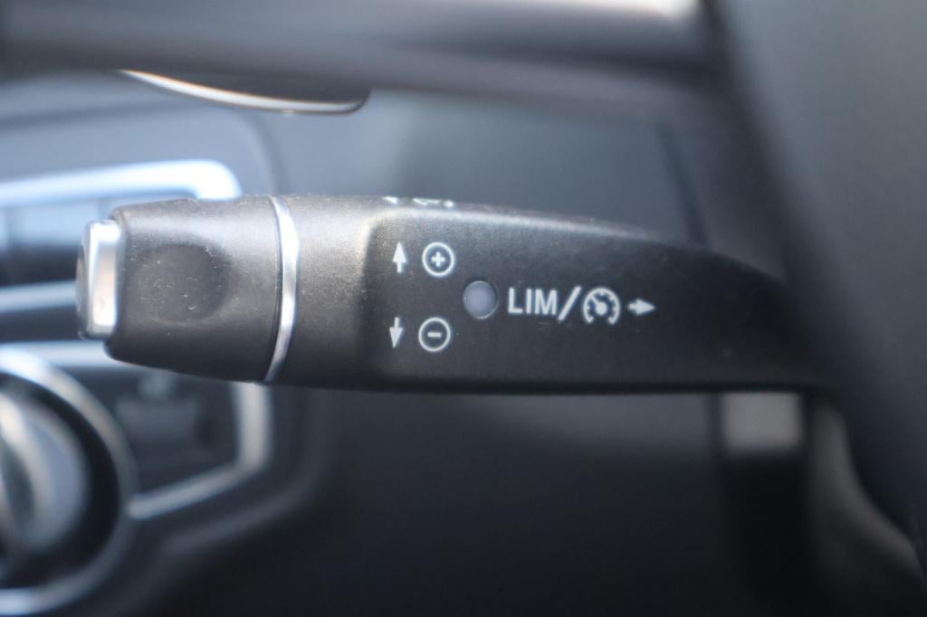 Mercedes-Benz C-Klasse 180 ambition l amg l panoromadak l luchtvering airma