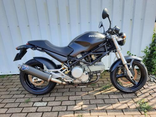 Ducati Monster 620 Dark uit 2004, weinig Km
