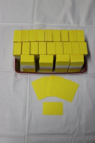 Plastic Card PVC €.0,15 Kleur: geel 54 x 86 x 0,5 mm Verpakt per 50 stuks T
