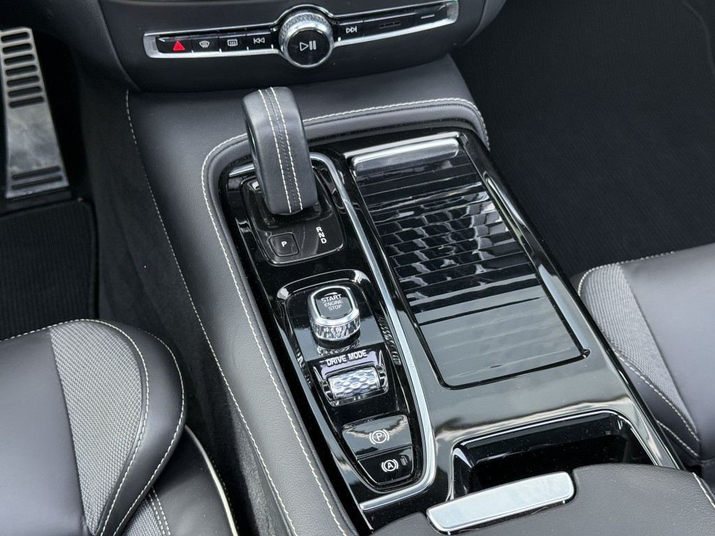 Volvo V60 t6 340pk recharge r-design| panodak| adap.cruise| trekhaak| stan