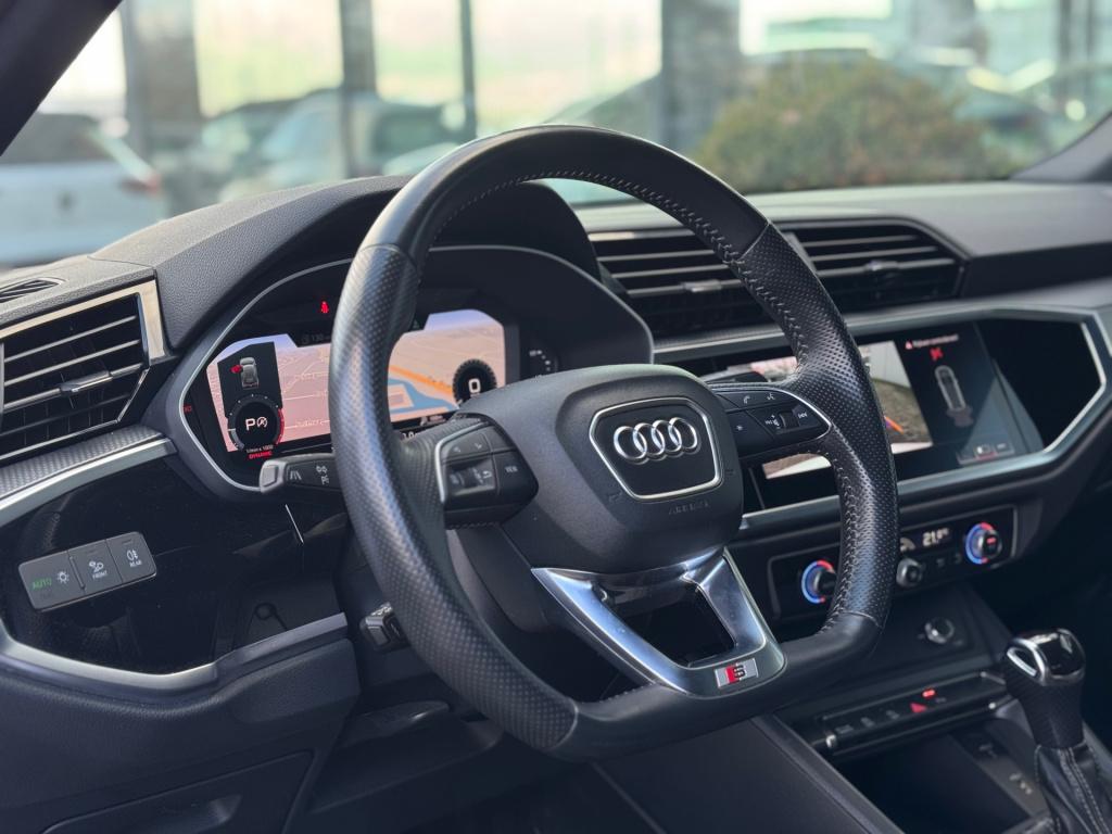 Audi Q3 35 tfsi 3x s-line* keyless * matrix led * camera * carplay