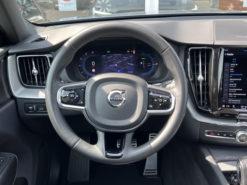 Volvo XC60 t6 340pk recharge r-design| luchtvering| panodak| adap.cruise| 3