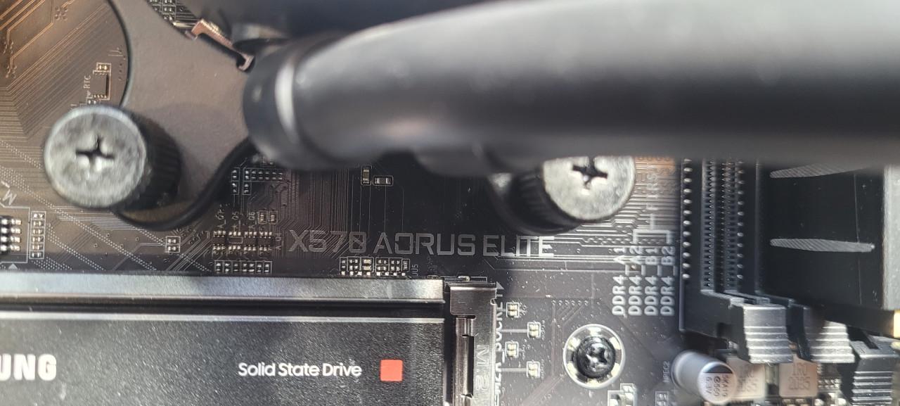 High-End Gaming PC/Ryzen 9 5950X/4070Ti Super/32GB RAM