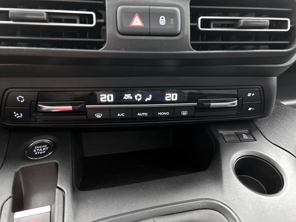 Citroen Berlingo 110pk xtr | rijklaar | panoramadak | head-up display |