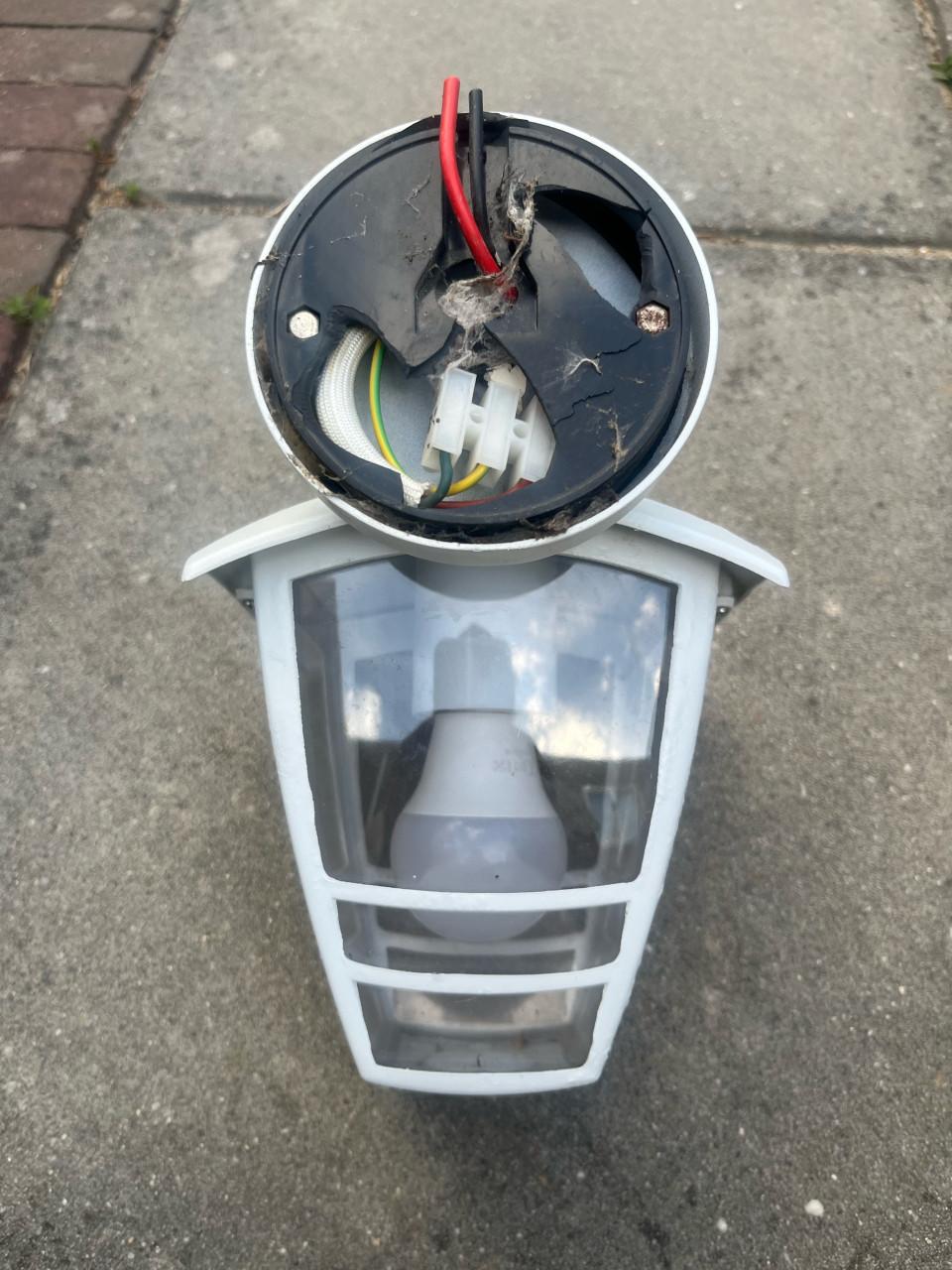 Witte buitenlamp van Philips