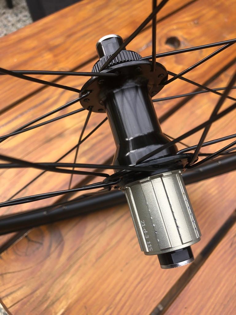 Nieuwe wielset race tbv steekassen en schijfremmen