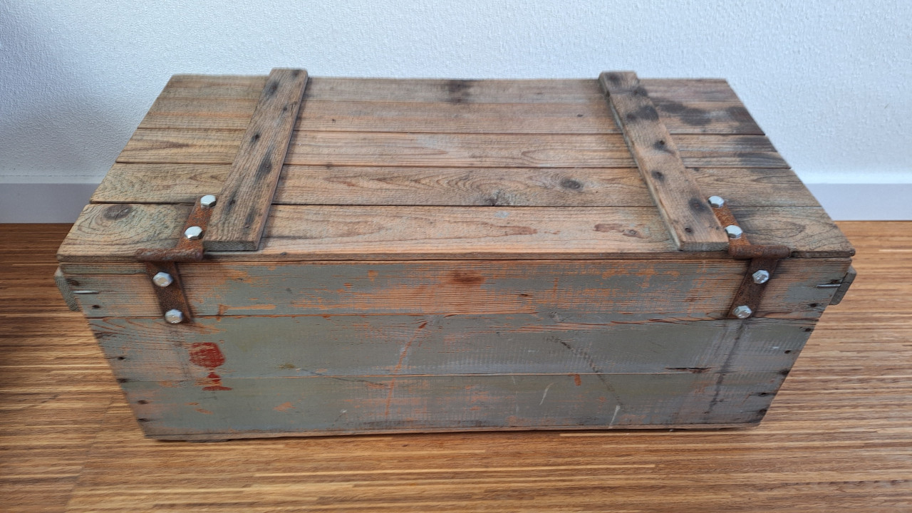 Oude houten dienstkist