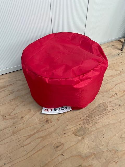 Loungekussen en poef voor binnen en buiten. Waterbestendig. Merk Sit&Joy.