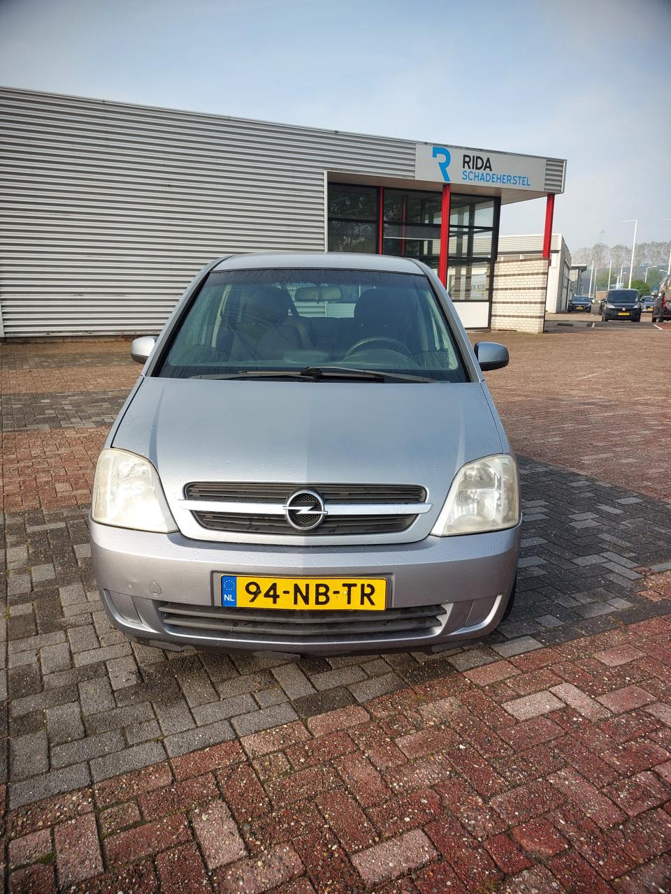 Opel meriva bj 2003  950 euro