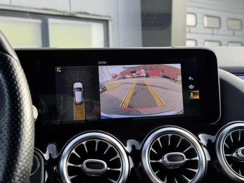 Mercedes-Benz Gla-klasse 200 amg line edition incl. trekhaak afneembaar!