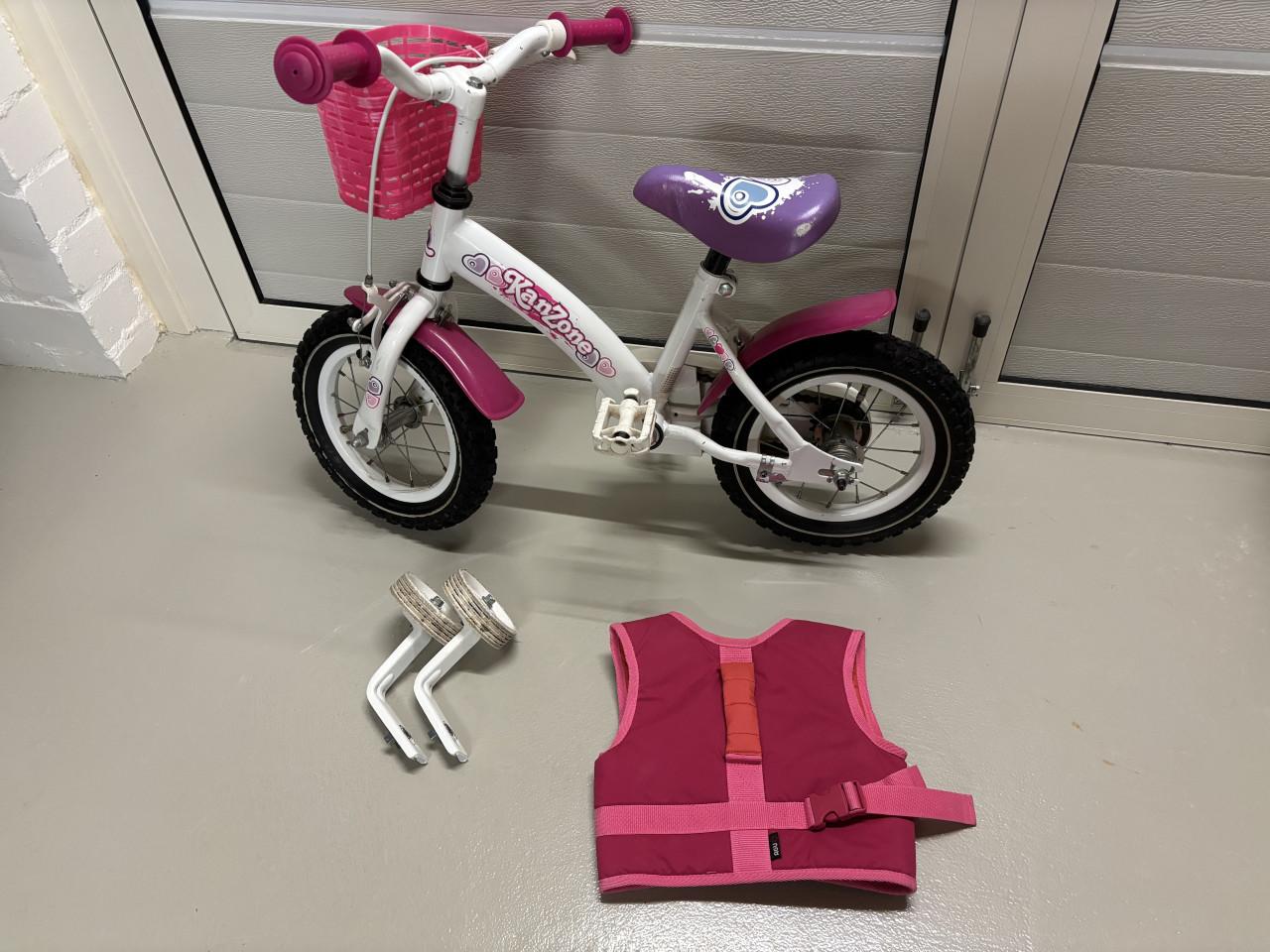 Meisjesfiets 12 inch met luchtbandjes en zijwieltjes.