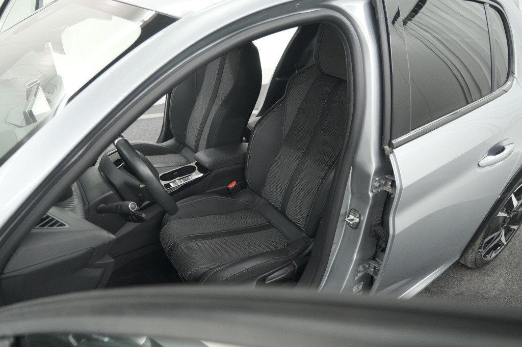 Peugeot 208 puretech 100 gt | camera | navigatie | apple carplay | parkeers