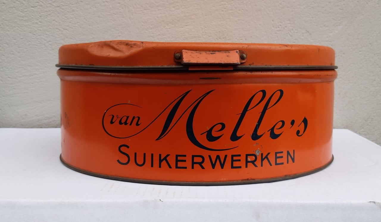 Groot Winkelblik van Melle suikerwerken, Juliana en Bernhard.