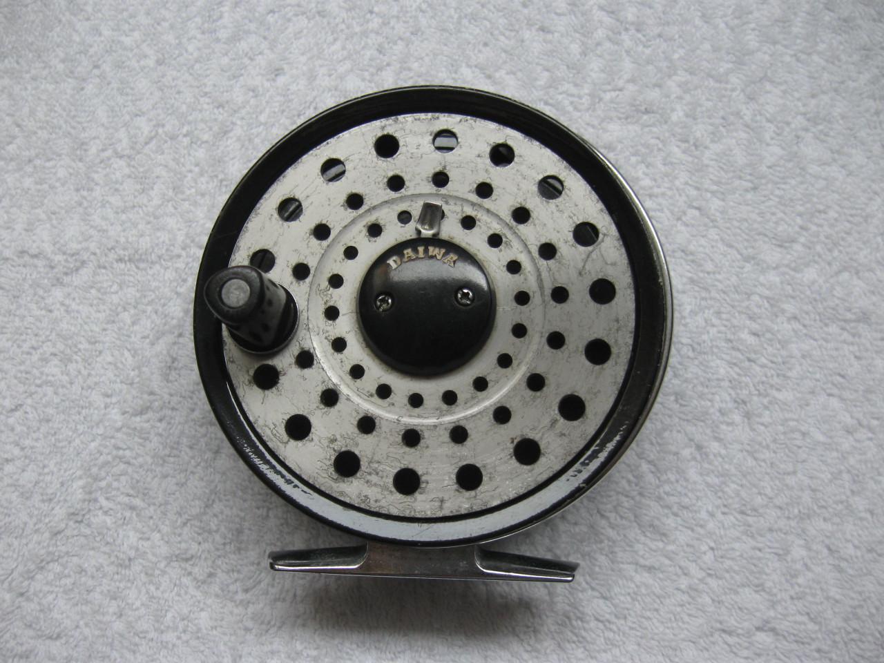 2 vintage - oldskool vliegenreels DAIWA - Shakespeare
