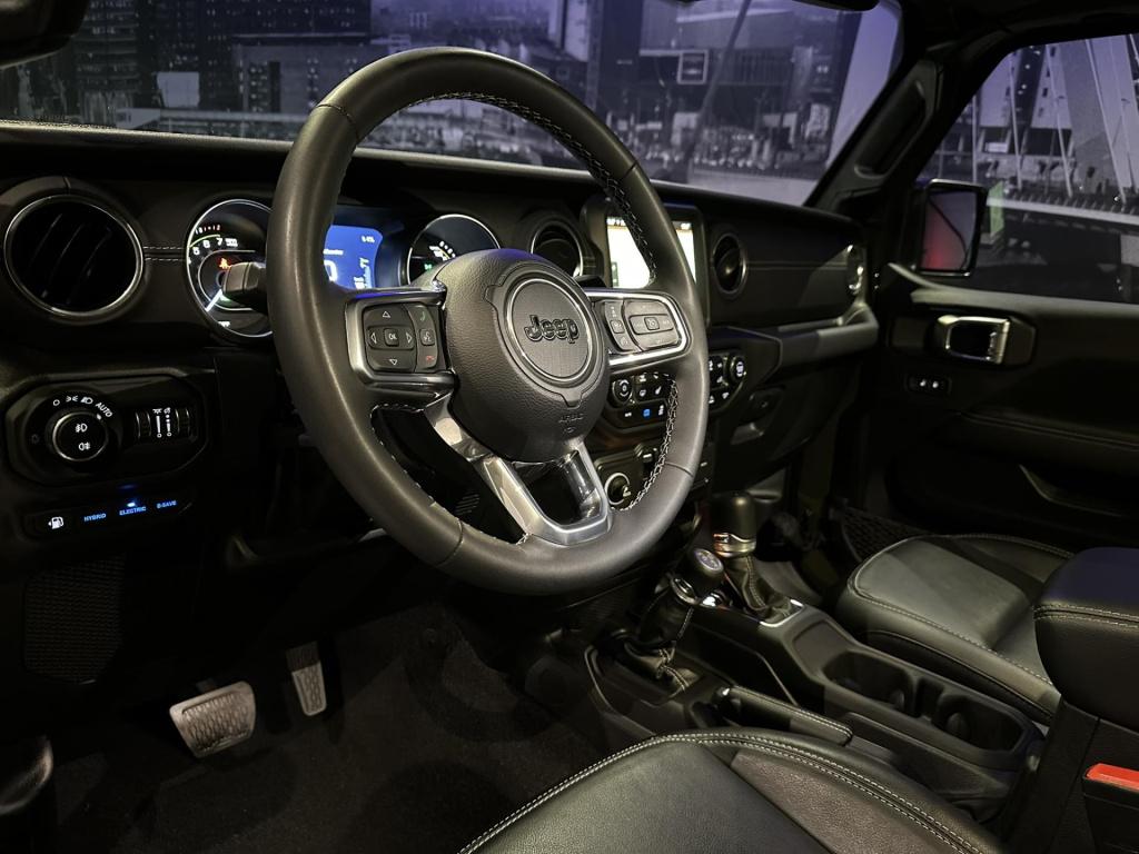 Jeep Wrangler unlimited 4xe 380 sahara *acc*camera*leer*sarge green clear c