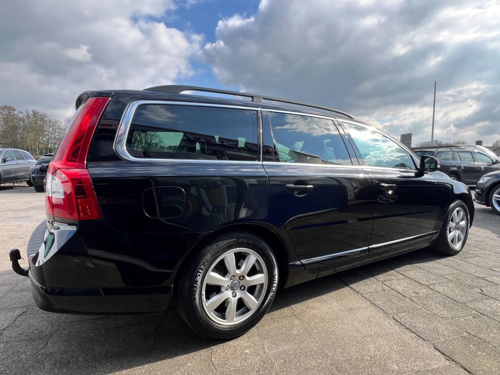Volvo V70 1.6 d2 kinetic, trekhaak, navi, parkeersensoren enz...