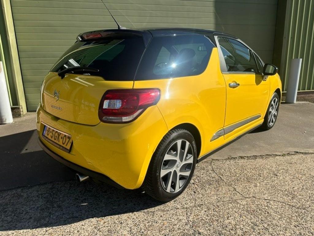 Citroen DS3 1.2 vti so chic, groot scherm navi cruise