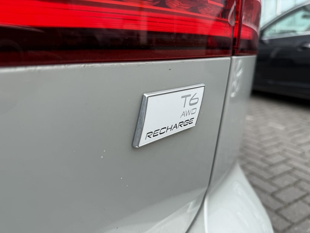 Volvo V60 t6 340pk recharge r-design| panodak| adap.cruise| 360camera| awd