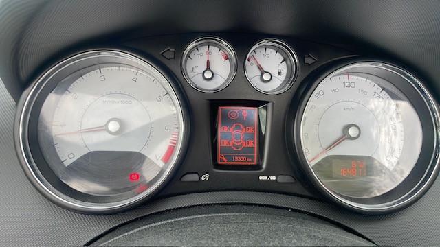 Zeer mooie peugeot 308cc cabrio parelmoet wit weinig km nu 5499 euro